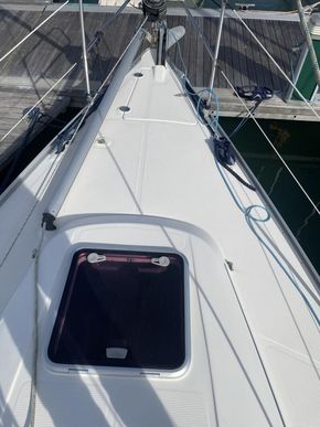 2010 Bavaria 34 Cruiser 9