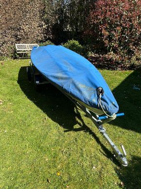 with top cover, trolley and road base