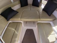 2005 Regal 2250 Cuddy Cabin	
