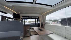 2017 Sealine C330 14