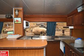 Galley / Café