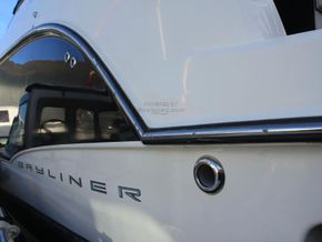 Bayliner 245  - Hull Close Up