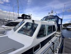2001 Aquastar 38