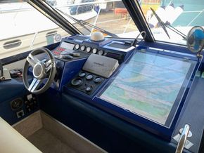 Fairline 40 Flybridge  - Helm