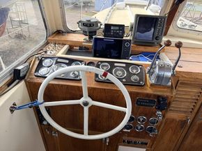 Hardy 945 Motor Cruiser  - Helm