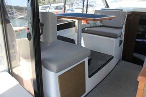 Jeanneau Merry Fisher 895 Offshore (2020 model) - Saloon