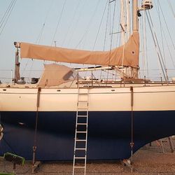 Laurent Giles 38 Yacht
