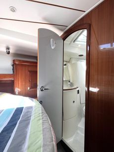 Exceptional condition Beneteau Oceanis 423 - Two Cabins