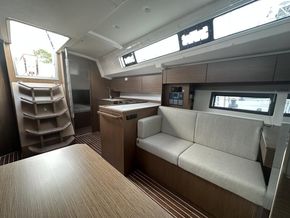 2025 Bavaria C38 21