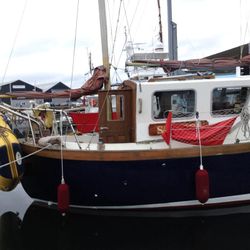 28.6 motor sailing boat