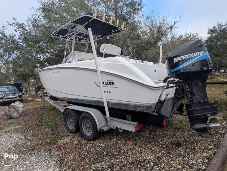 2004 Boston Whaler outrage 240