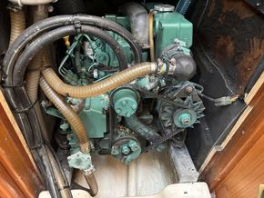 Jeanneau Sun Odyssey 37 Owners version - Engine