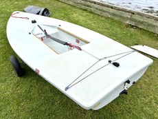 2002 Laser 1 176375 and trailer
