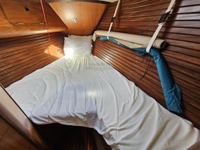 Beneteau First 405  - Forward Cabin