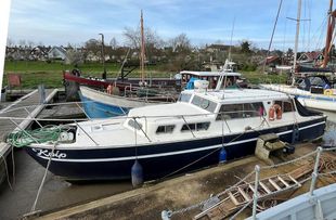 36ft Hagg 36 GRP twin engine motor boat, 1975