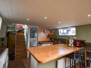 Dutch Barge 20m with London mooring  - Galley