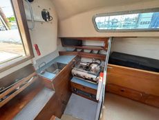 1976 Hustler 25.5
