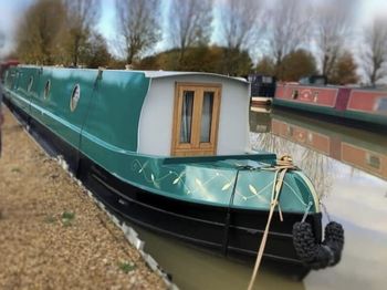 60ft Narrowboat 2023 Live aboard. 