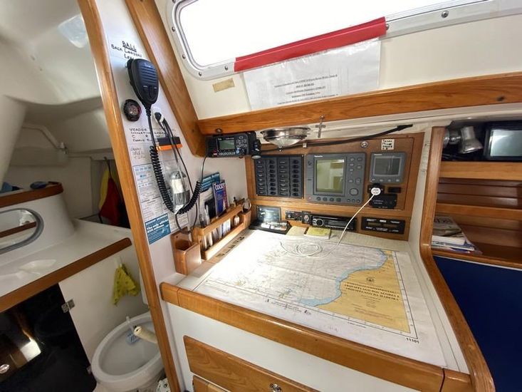 1998 J Boats 32