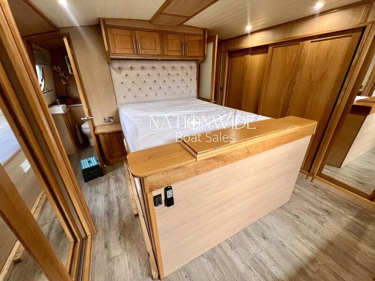 70ft by 14ft Widebeam Cruiser