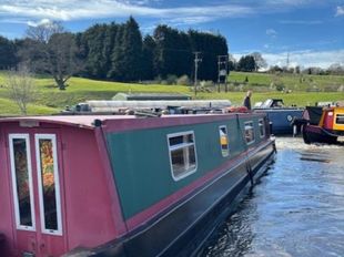 One Big Pub Crawl - A 49ft 2007 Alvechurch Boat Centres 4 berth cruise