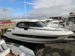 2022 Jeanneau NC 33