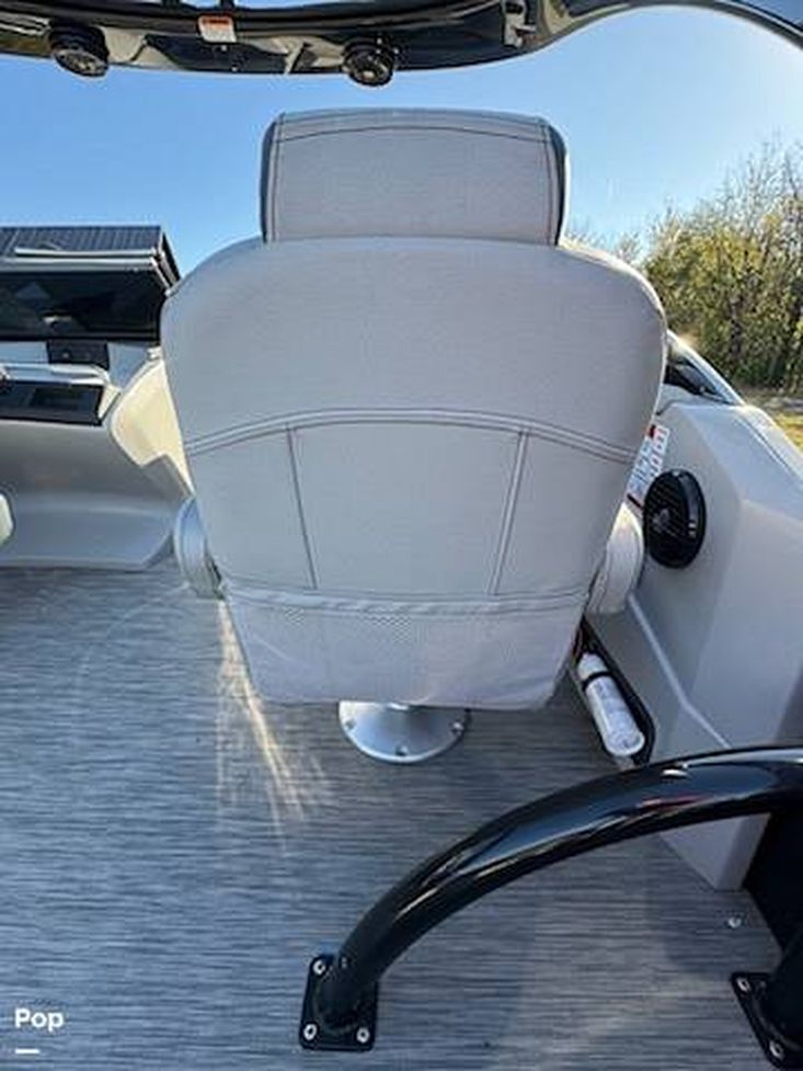 2022 Bennington 25 qx