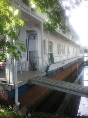 1913 106′ x 21′ Historic Houseboat