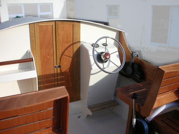 22' Classic outboard dayboat