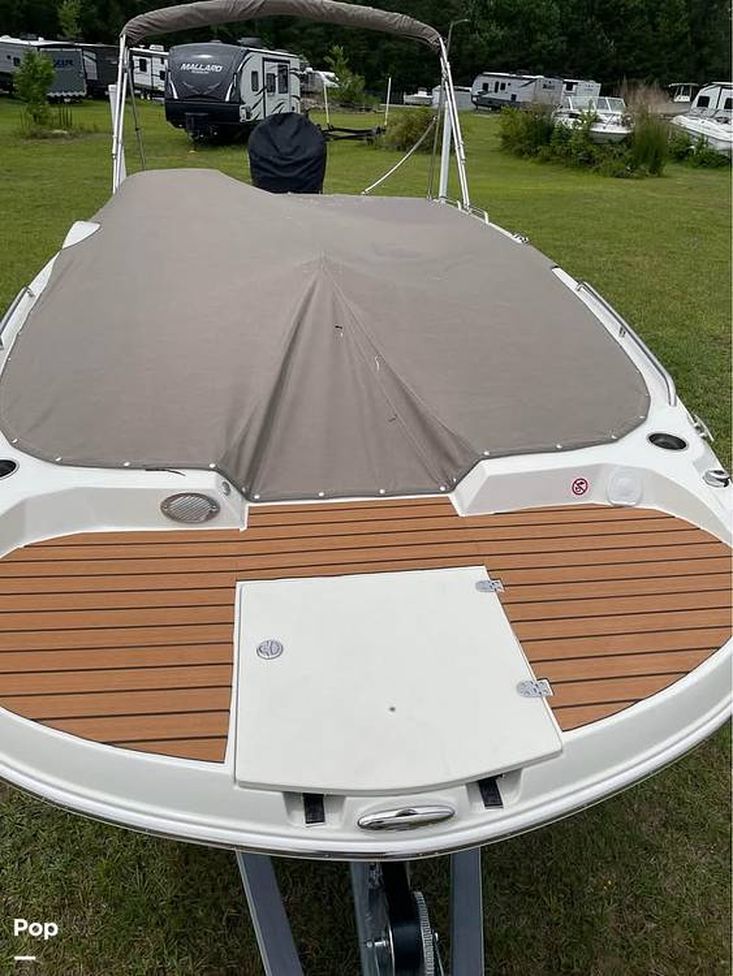 2022 Stingray 212 sc