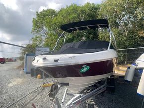 Sea Ray 210 Select With road trailer - Main Photo