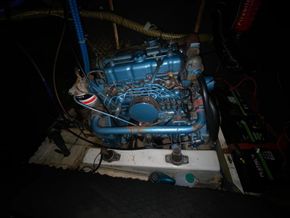 Moody 346 - engine