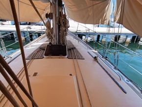 Bruce Roberts Mauritius 48  - Foredeck