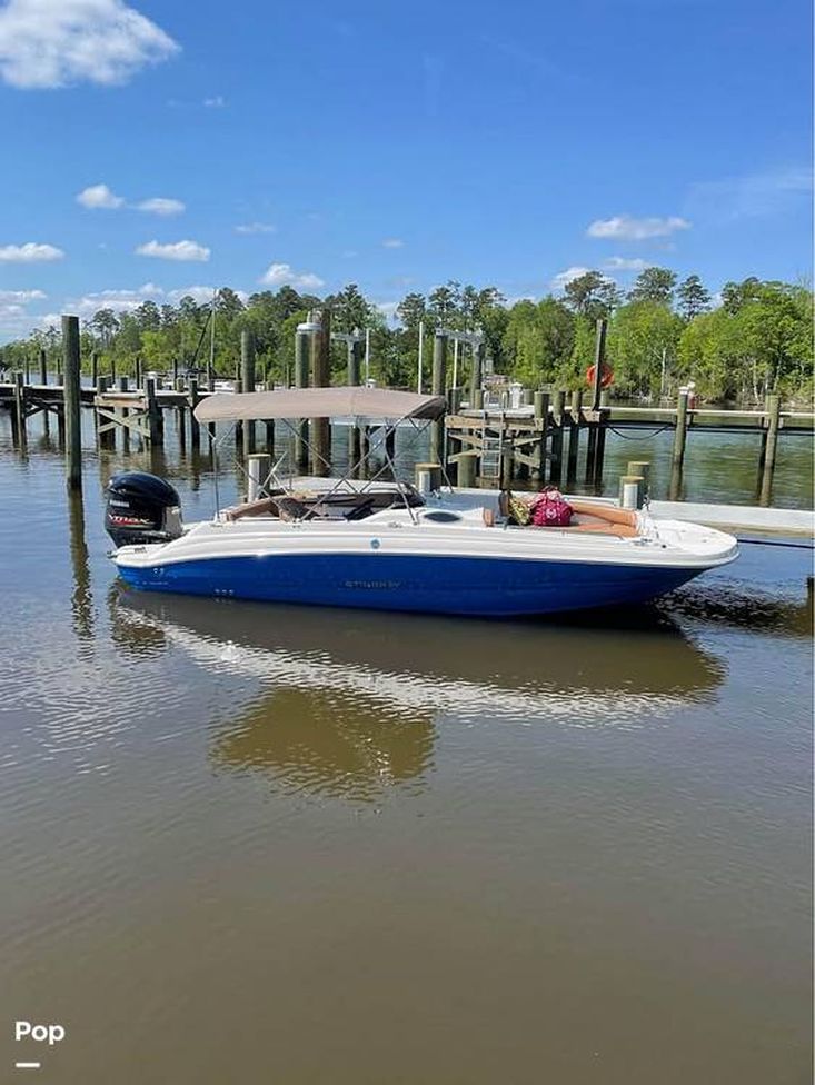 2022 Stingray 212 sc