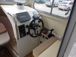 Orkney Pilothouse 20 SD Motor Boat - Helm