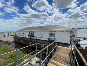 Barge Houseboat Mulberry 4 Bedroom live-aboard  - Main Photo
