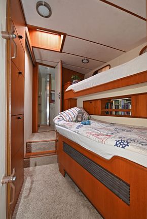 Two dubble cabins with shared toilet and shower