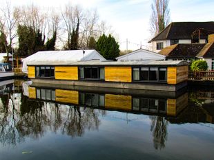 Airbnb Houseboat to convert