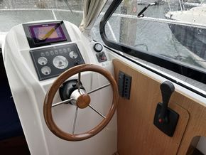 2009 Beneteau Antares 8 9