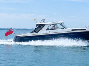 Solent Spear 35 - Rare Modern Classic Motor Yacht