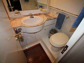 Astondoa 58 GLX  - Heads