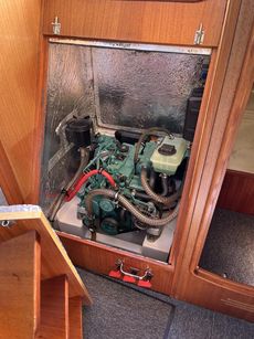 Delphia 29 swing keel yacht