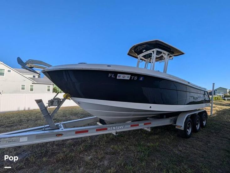 2019 Robalo 242 cc