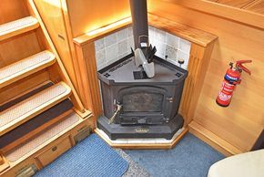 Solid fuel stove