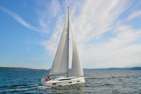 2025 Bavaria C42 6