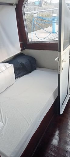 Broom Commander River Cruiser