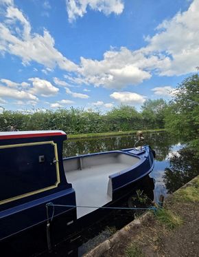 Removeable gunwales for better access to front tug deck
