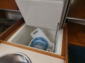 Beneteau 32s5  - Galley