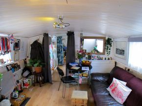 Houseboat 40ft with London mooring  - Looking Forward