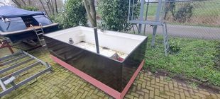 Smal self draining work barge